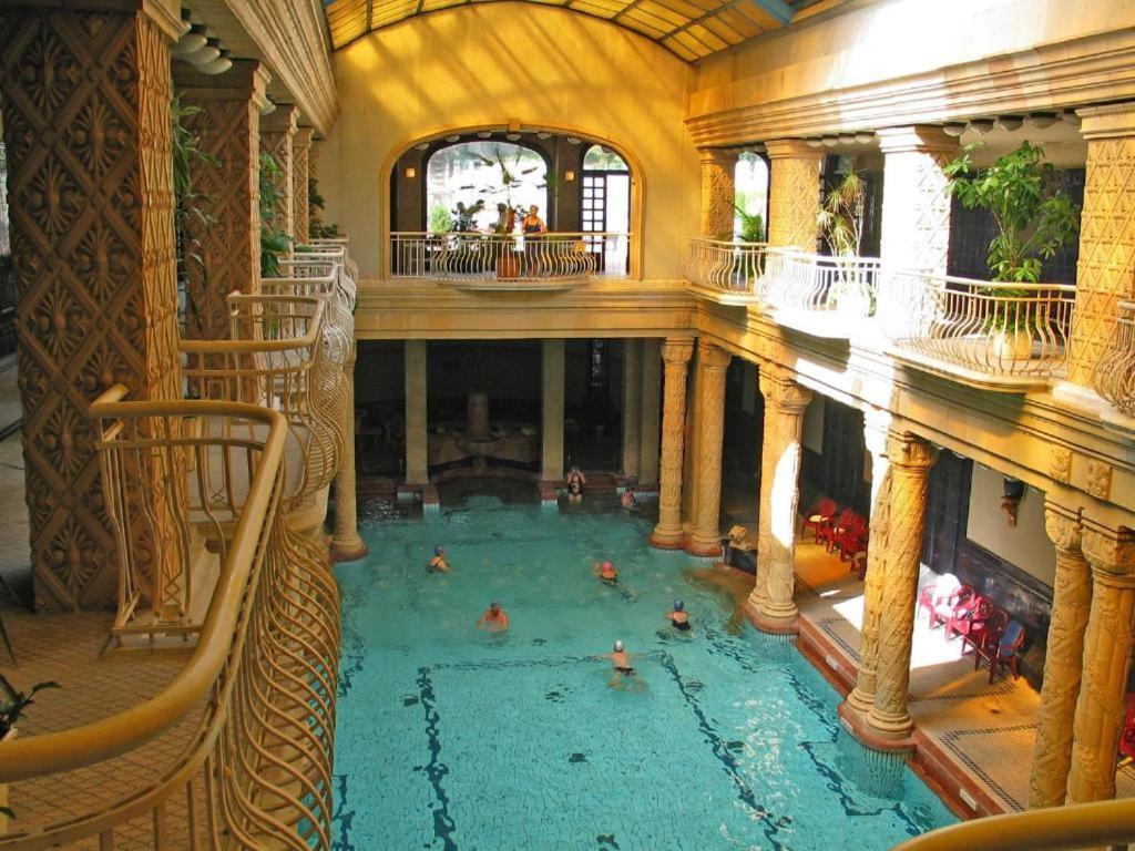 Budapest Central Andrassy Apartment Luaran gambar