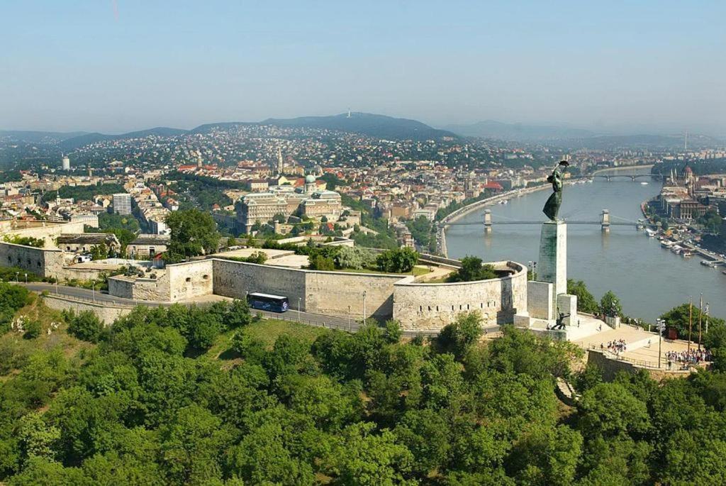 Budapest Central Andrassy Apartment Luaran gambar